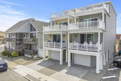 Image de Seaside Retreat Steps Away from the Beach