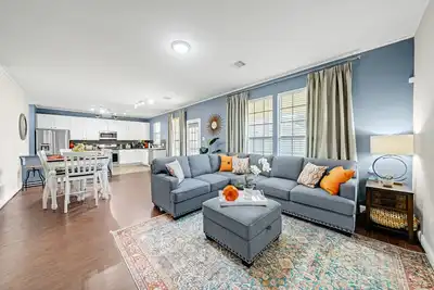 Image de Exquisite Legends Cottage in Spring Tx