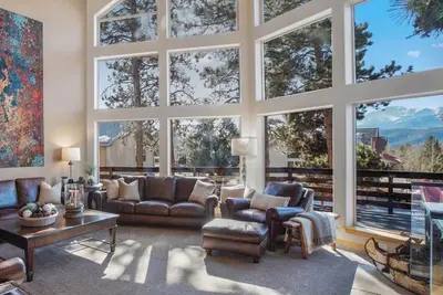 Image de Pikes Peak Vista-Luxurious Home with Amazing Views In Woodland Park-30 day min.
