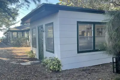 Image de Two bedroom bungalow - Old Fl Beach Cottage - Gulf Side - Ground Level