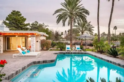 Image de Desert Dream! 🌵Dreamy, Spacious Backyard, Pool