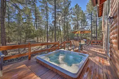 Image de Rugged Cabin w/Hot Tub & Deck 2 Mi to lake!