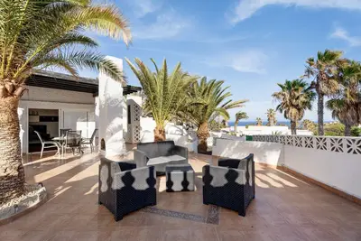 Image de Belle \"Villa Duque Poris\" avec vue sur la mer, piscine, jardin et Wi-Fi.