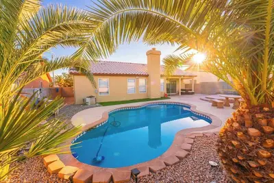 Image de White House: Modern 5br w Shimmering Pool & Spa