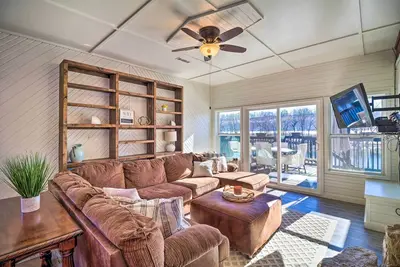 Image de 'Fish House' w\/ Deck, Fire Pit & River Views