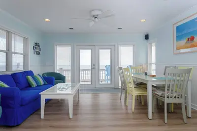 Image de Expansive Views from Ocean Front Top Floor Unit!