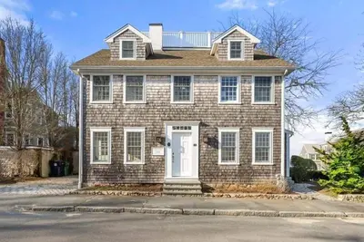 Image de Heart of Marion Village Lovely home with views of the harbor! Rpms017