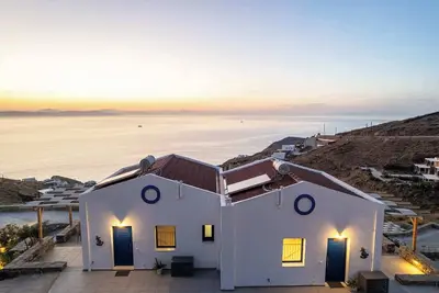 Live In Blue Azure Villa - Up to 12ppl