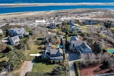 Image de Supremely Located Chatham Rental With Path To Private Beach Rpam054