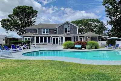 Image de Spacious Falmouth Retreat with Private Pool Rpam072