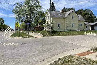 Image de Retro Retreat on Main st.