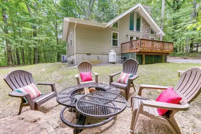 Image de Cabin w/ Deck & Screened-In Porch in New Market!
