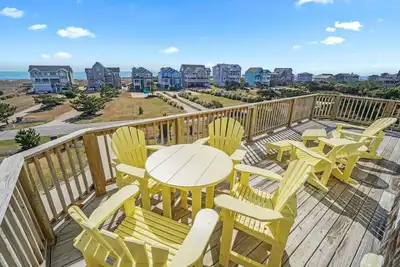 Image de Summer Savings - Semi-Oceanfront Home Filled with Tons of Luxury Amenities!