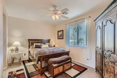 Image de Prime retreat location--1/2 mile to Fountain Park and restaurants.