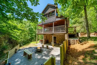 Image de ⛰Mtn Views, 🔥Fire Pit, Hot Tub, 🕹Game/Movie Room