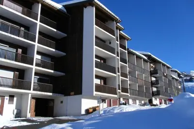 Image de 3ème étage, vue dégagée, balcon, télévision, casier à ski, 40m², Albiez Montrond
