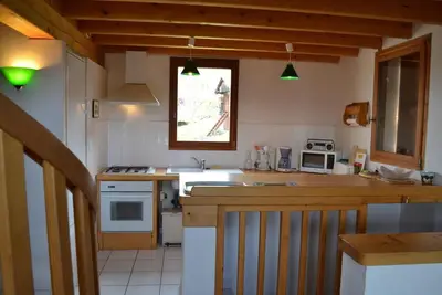 Image de Chalet, vue dégagée, terrasse, cheminée ou poêle à bois, télévision, casier à ski, 89m²