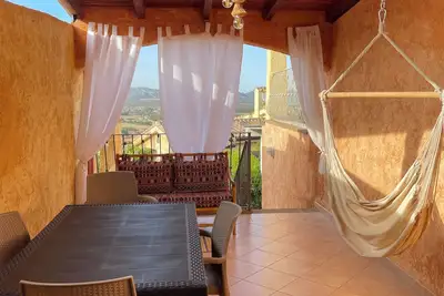 Image de Panoramic, spacious with terrace and two gardens, walking distance to the beach