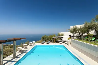 Image de Avec vue sur la mer Villa Et Piscine privée
