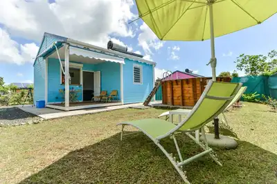 Image de Bungalow Moderne, Piscine privée et jardin