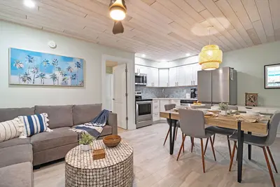 Image de Sea Dream | Pet Friendly, Located in Siesta Key Village, Steps to Siesta Key Beach!