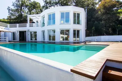 Image de Big Villa moderne, avec de spectaculaires Vue sur la montagne