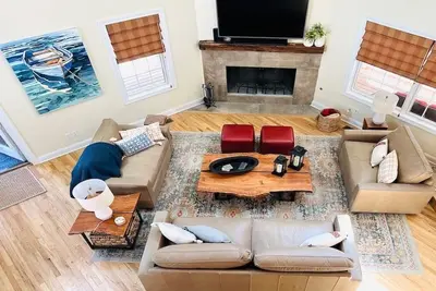 Image de Home w/heated pool, hot tub, pickleball court, 1/2 court basketball and fire pit