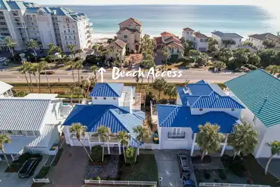 Image de Family-Friendly Crystal Beach Home • Private Pool • Walk to Beach