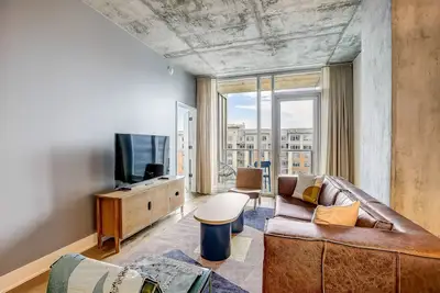 Image de Austin city escape near best attractions w/rooftop pool, gym, private balcony