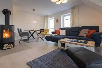 Image de Binnen un' buten - 80sqm vacation apartment directly on the water with fireplace and balcony for