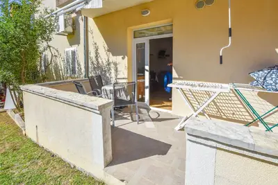 Appartements Flora (83701-A3) - Pakostane