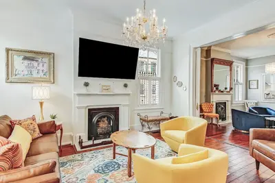 Image de Heated Pool Access, Exquisite Historic Home