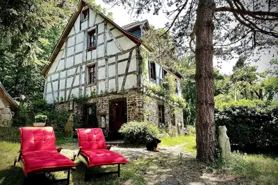 Image de Exceptional half-timbered house in the direct vicinity of the Moselle