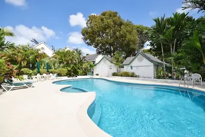 Image de Large modern 3-bed townhouse w\/shared pool