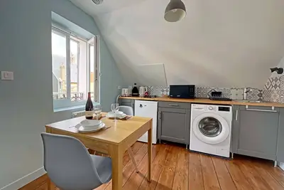 Image de Studio rénové cœur centre-ville, tout confort avec wifi, Tv et lave-linge, proche commerces - Berck