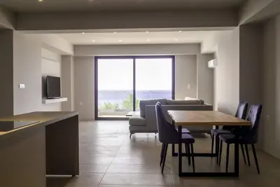 Central Urban Sea View Apt Since 2009