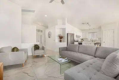 Image de Gorgeous 3br/2ba home in South Mountain Preserve