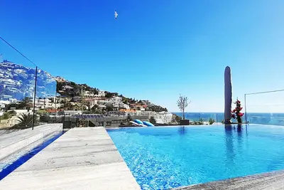 Image de Sleek Penthouse 5 min from Cape Town beaches.
