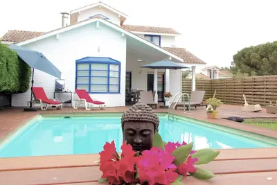 Image de Belle Maison Avec Piscine Et Jardin Près Océan