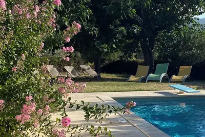 Image de Maison de campagne au charme provençal pour 10 personnes - Lou Jas 1