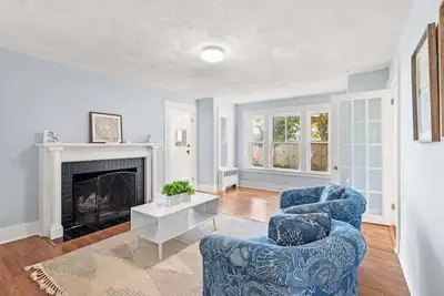 Image de Renovated Classic Cape w/ Guest House, Game Room!