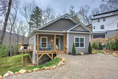 Image de Pineview Bungalow | Pet-Friendly, Ev Charging & Modern Comfort Near Asheville