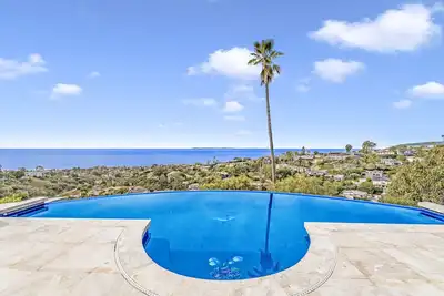 Image de Ultra Modern Ocean View Pool Home