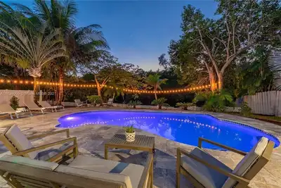 Image de Amazing backyard for Family vacation with heated pool.