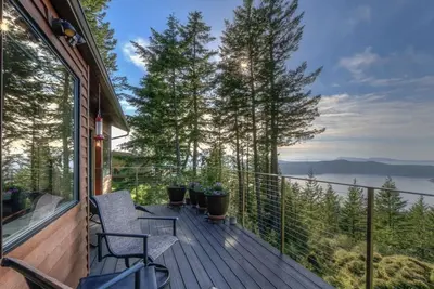 Image de Epic water views, sauna, Ev charger at Vista House\n