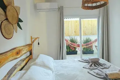 Image de Nice renovated apartment, 1 bedroom, 5 min from the beach