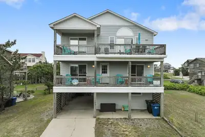 Image de Tastefully decorated, comfortable home in Northern Duck with pool and hot tub