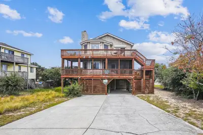 Image de Pet Free Oceanside Home in the Carolina Dunes with Private Pool and Hot Tub