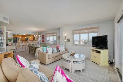 Image de Seaside Retreat | Oceanfront | Heron Cove | Nags Head | Sleeps 8
