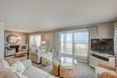 Image de Relax and Enjoy the Views from Your 3rd Floor Oceanfront Condo in Outer Banks